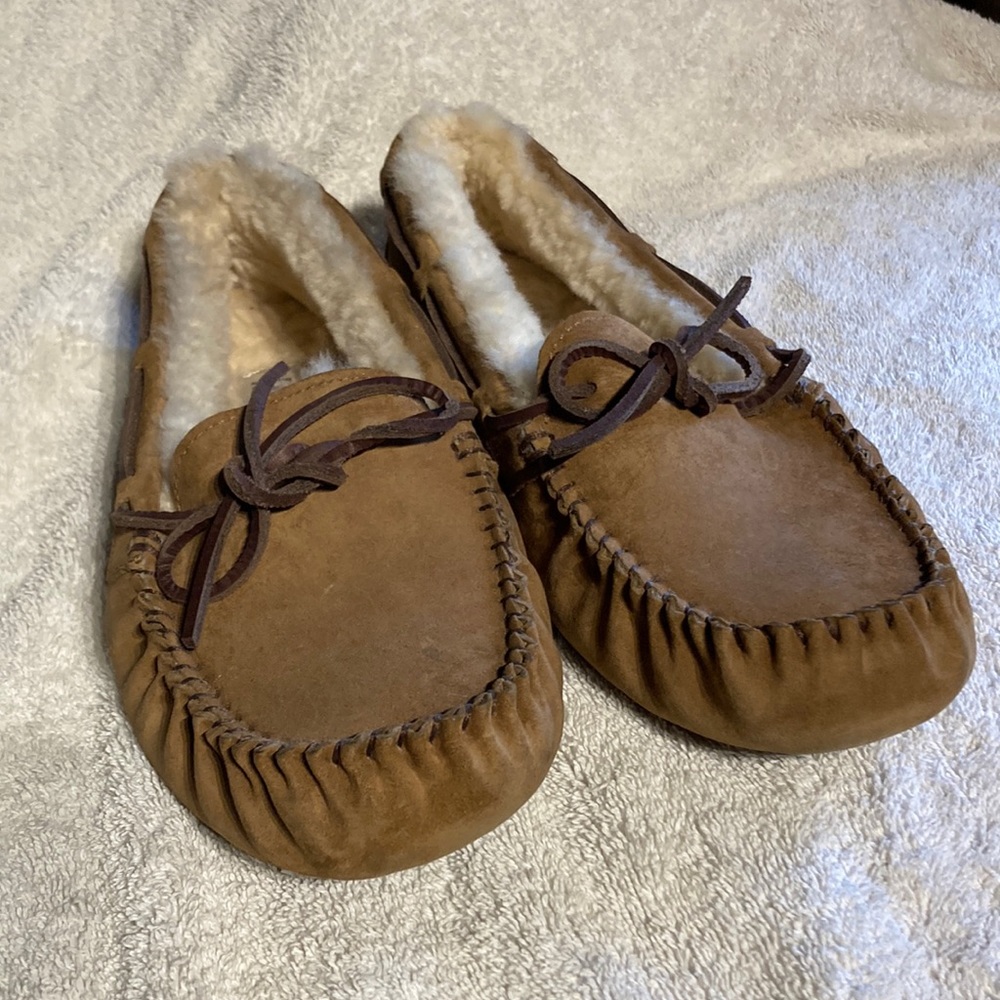 Ugg Dakota tan slippers